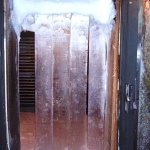 30度の冷凍庫で徹底した品質管理